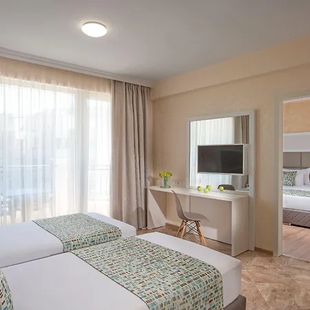 Marina Sands Bijou Boutique - Excellent Choice For Travelers Visiting 2-4p ابزور