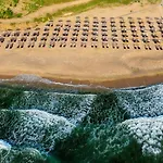 Marina Sands Bijou Boutique - Excellent Choice For Travelers Visiting 2-4p Къща за гости Обзор