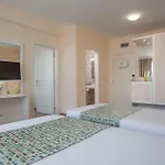 Къща за гости Marina Sands Bijou Boutique - Excellent Choice For Travelers Visiting 2-4p Обзор