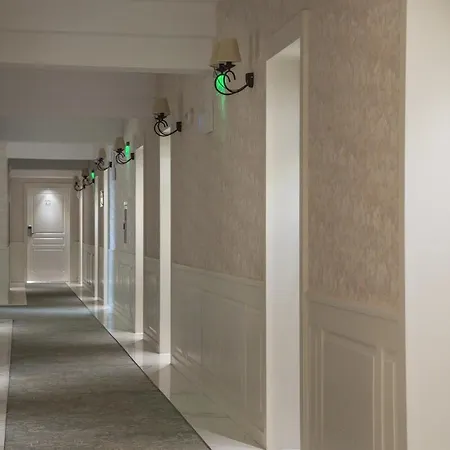 Marina Sands Bijou Boutique - Excellent Choice For Travelers Visiting 2-4p Pensjonat Obzor