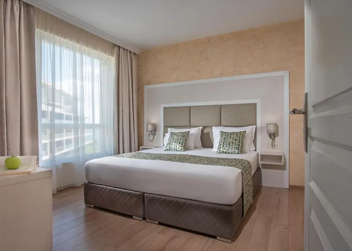 Marina Sands Bijou Boutique - Excellent Choice For Travelers Visiting 2-4p