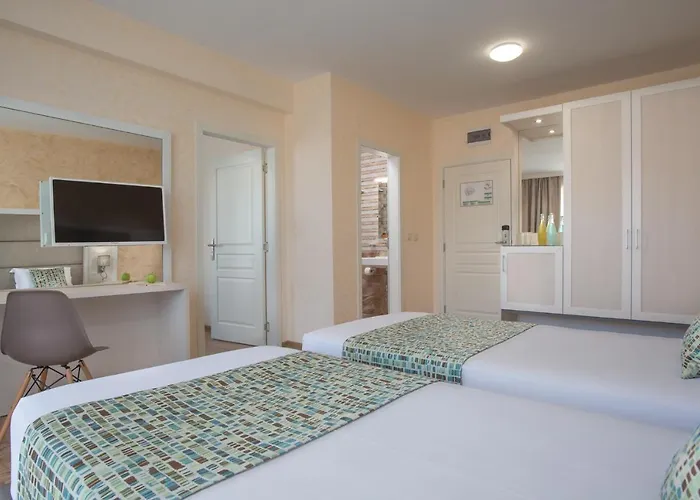 Πανσιόν Marina Sands Bijou Boutique - Excellent Choice For Travelers Visiting 2-4p Obzor